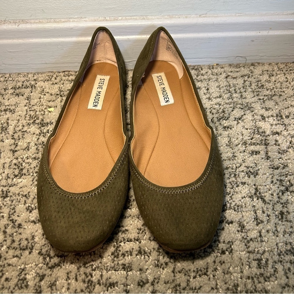 Steve Madden Azika Camo Green Ballet Flats Size 7